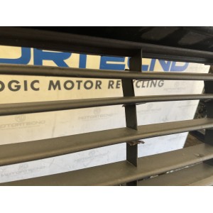 Paraurti anteriore VOLKSWAGEN GOLF 6 TDI colore nero - no fendinebbia