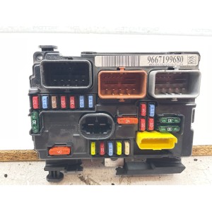 BSM R08 CENTRALINA VANO MOTORE FUSIBILI CITROEN DS3 C3 PICASSO 9667199680 (09 16)