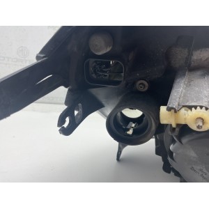 FARO FANALE ANTERIORE DESTRO FORD Fiesta 4° Serie (02 05)