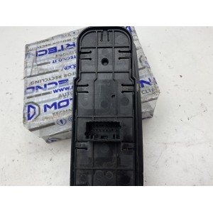 PULSANTIERA ALZACRISTALLI ANTERIORE  SINISTRA - RENAULT MEGANE MK3 - ANNO 2009 - 2015