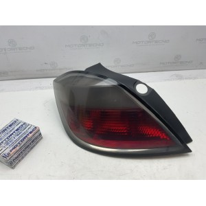 STOP FANALE POSTERIORE SINISTRO FUME OPEL Astra H Berlina 008653-01 (04al07)