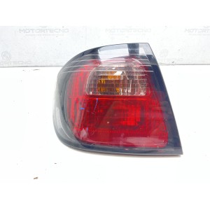 STOP FANALE POSTERIORE DESTRO NISSAN Primera Berlina 2° Serie 89020256 (95 02)