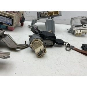 KIT CHIAVE COMPLETO DI TUTTE LE CENTRALINE  TOYOTA YARIS 1.4 90CV 2007