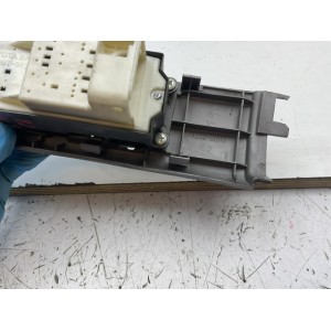 PULSANTIERA ANTERIORE SINISTRA TOYOTA Yaris Serie 74232-0D110 (05al08)
