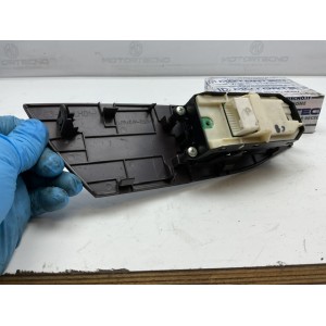 84040-74020 PULSANTIERA ALZAVETRO ANTERIORE SX SINISTRA TOYOTA IQ (J1)(2008 IN POI)