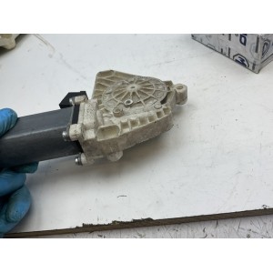 MOTORINO ALZAVETRO ANTERIORE DESTRA MERCEDES Classe B W245 1° Serie A 169 820 44 42 (05 11)